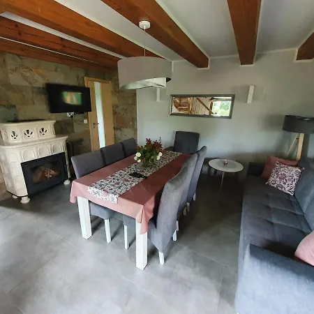 Domki Niesiolowice ロッジ Niesiołowice