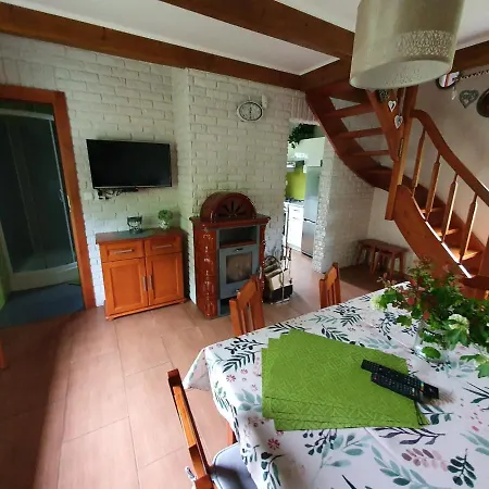 Domki Niesiolowice ロッジ *