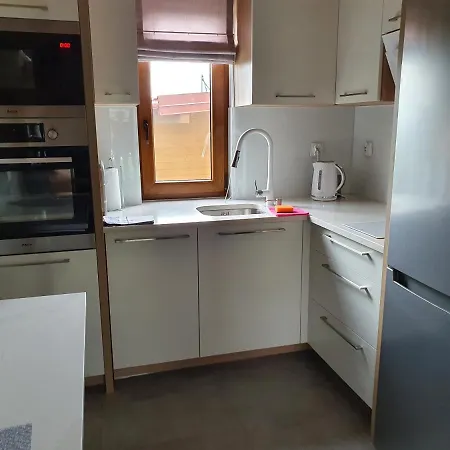 Pod Kasztanem بيت خشبي Niesiolowice