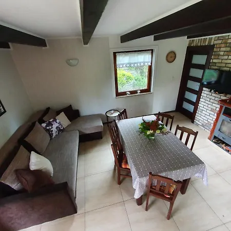 Domki Niesiolowice ロッジ Niesiołowice